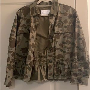 Zara women’s Camo jacket. Size S. Like new!